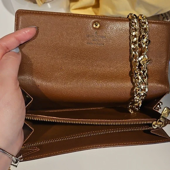 ❤️❤️Louis Vuitton Sarah Crossbody - Picture 4 of 6